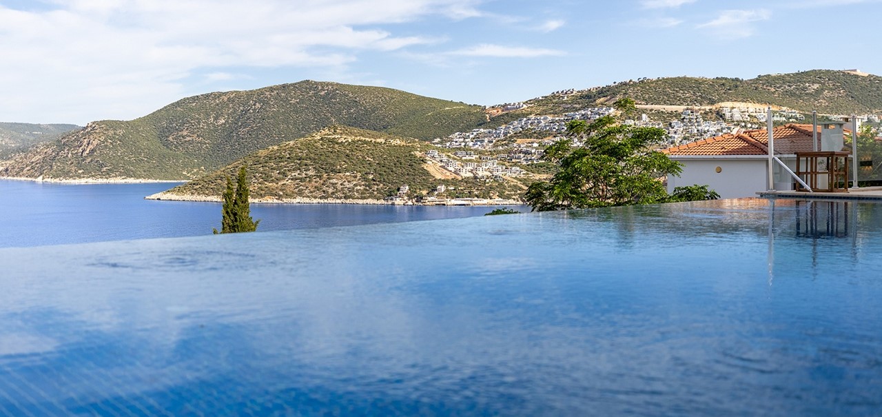 Architects House Pool And Exterior 1001